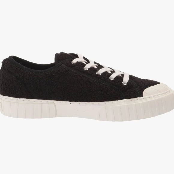 AEROSOLES Chic & Cozy Kicks! Size 6 - Picture 3 of 5